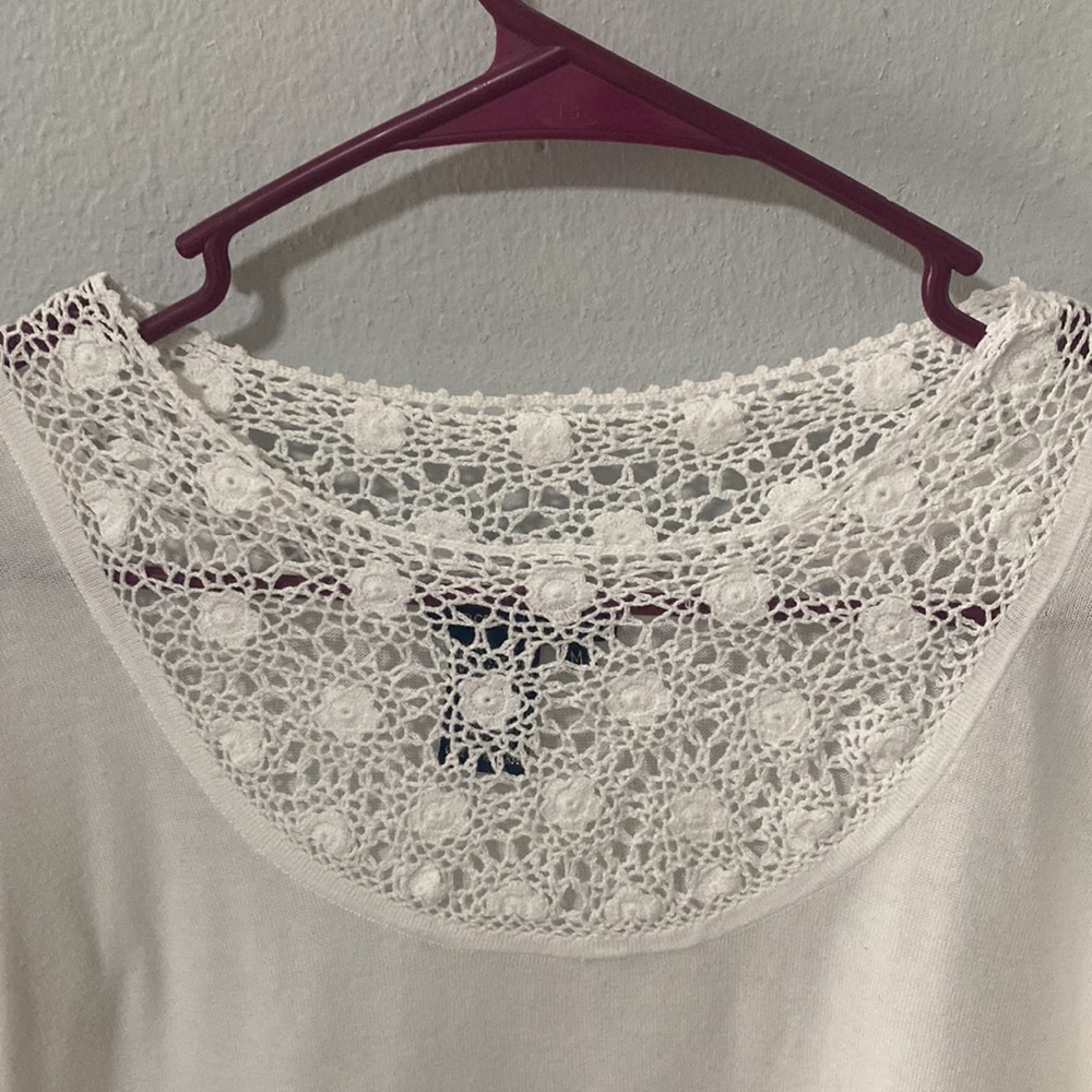 BCBGMaxaZria white sweater with short sleevesNWOT - Picture 3 of 12